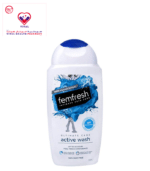 This gentle delicately fragranced freshening wash is enriched with lactic acid and purifying calendula. It works in harmony with your body to provide an immediate feeling of freshness to the intimate skin. The multi actif odour neutralising complex with silver ions helps to leave you feeling fresh and comfortable throughout the day. The low ph of the intimate area helps to protect it against sensitivity and irritation;