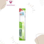 is unique, innovative design features a bristle pattern that ensures plaque is removed from hard-to-reach areas and along the gum base Thanks to the rectangular, triangular tufts and fine bristles it offers a deeper cleaning compared to a simple toothbrush