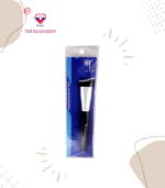 Cosmetics sculpting face brush hugs the face to help expertly sculpt and blend products, contour cheekbones, define the nose, and minimize the look of jawline definition for precision application.