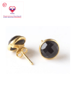 These gold stud earrings go great dressed up or casual. Suitable size. Wear comfortable and lightness.