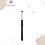“C” shaped bristles create the perfect smoky eye. Made with high-tech synthetic fibers. Easy to clean.